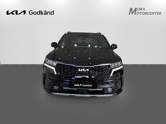 Kia Sorento 2 of 13
