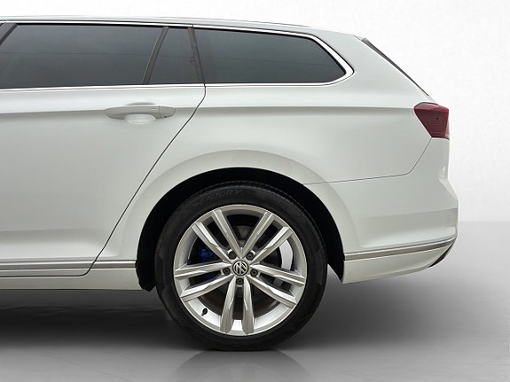 Volkswagen Passat 28 of 30