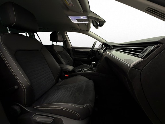 Volkswagen Passat 14 of 30