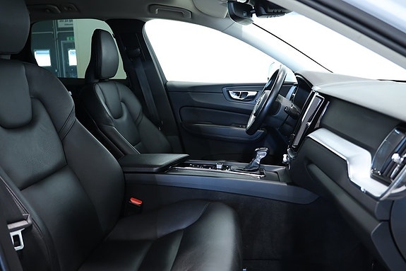 Volvo XC60 8 of 20