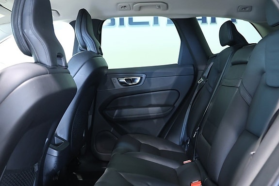 Volvo XC60 9 of 20