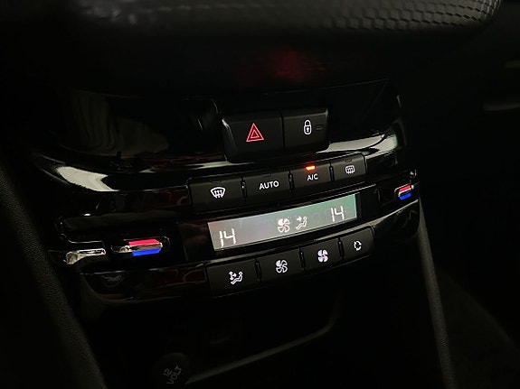 Peugeot 208 13 of 14