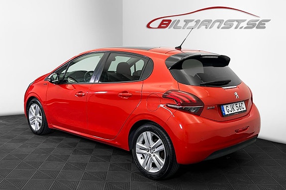 Peugeot 208 3 of 14