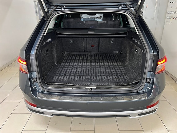 Skoda Superb Scout 7 of 7