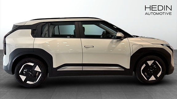 Kia EV3 4 of 12