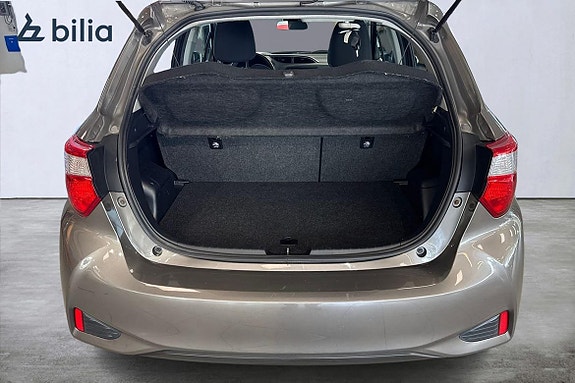 Toyota Yaris 12 of 21