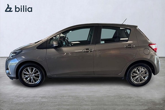 Toyota Yaris 3 of 21