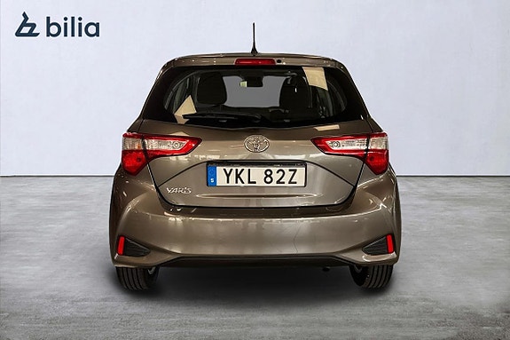 Toyota Yaris 5 of 21