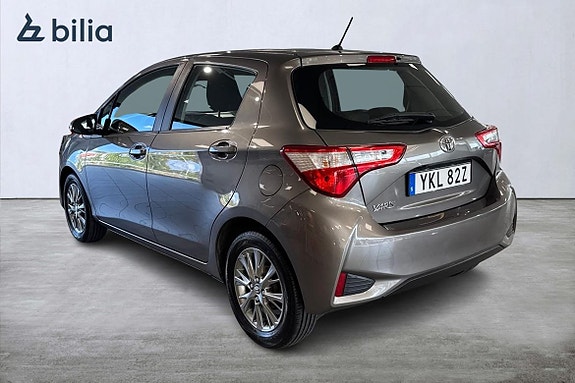 Toyota Yaris 2 of 21
