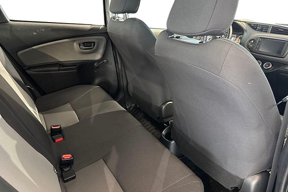Toyota Yaris 9 of 21