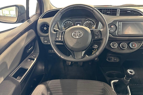 Toyota Yaris 11 of 21
