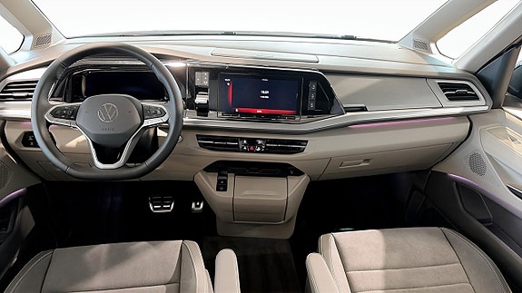Volkswagen Multivan 11 of 16