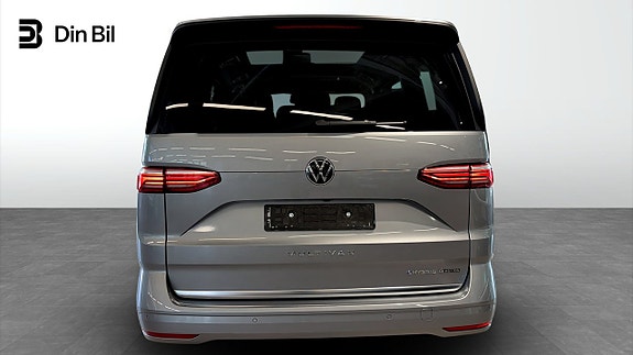 Volkswagen Multivan 5 of 16