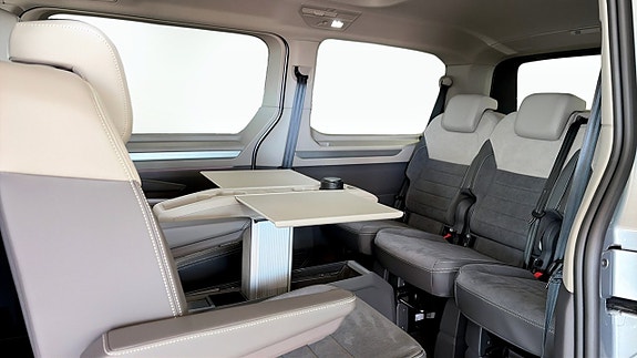 Volkswagen Multivan 13 of 16