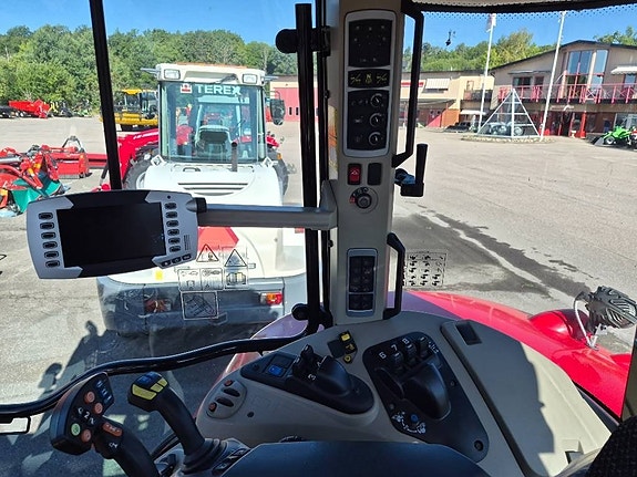 Massey Ferguson 6718 S 10 of 11