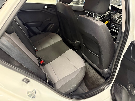 Hyundai i20 6 of 10