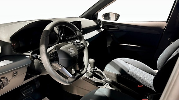 Seat Arona 7 of 12