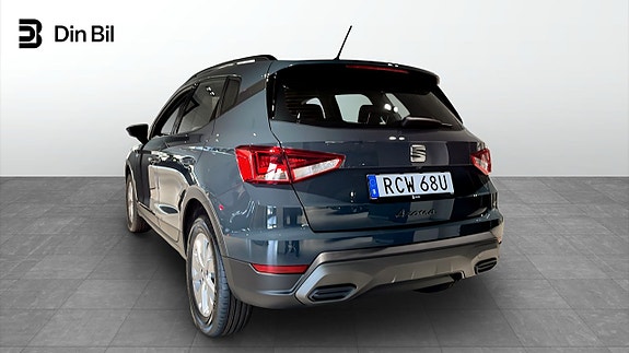 Seat Arona 3 of 12