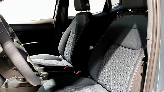 Seat Arona 8 of 12