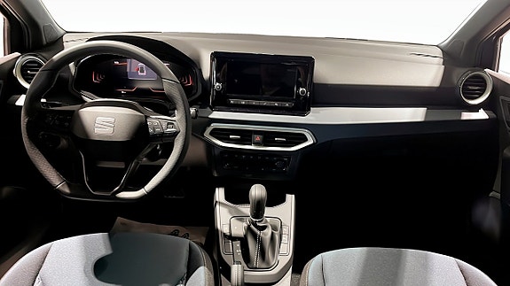 Seat Arona 10 of 12