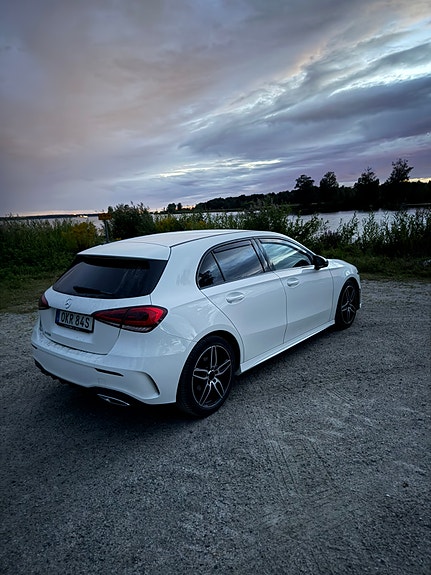 Mercedes-Benz A180 2 of 7