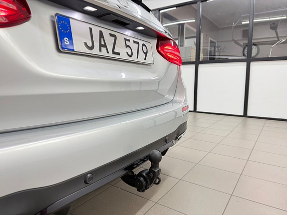 Mercedes-Benz E220 12 of 30
