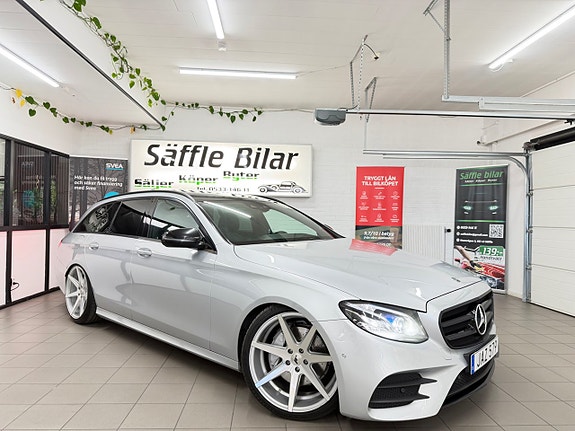 Mercedes-Benz E220 5 of 30