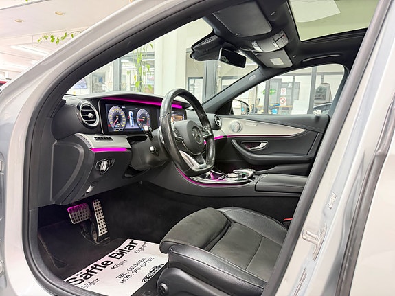 Mercedes-Benz E220 27 of 30