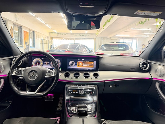 Mercedes-Benz E220 24 of 30