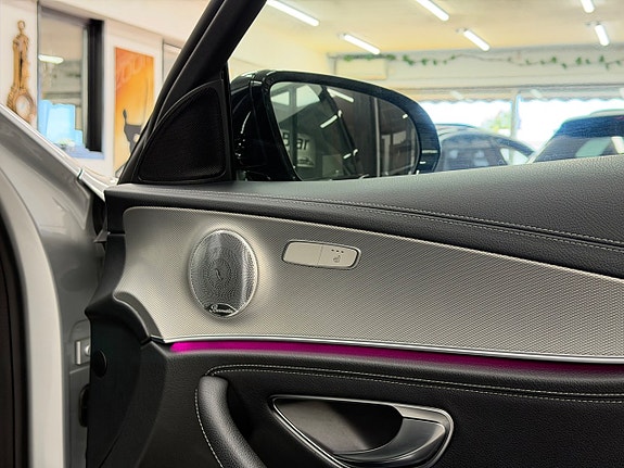 Mercedes-Benz E220 19 of 30
