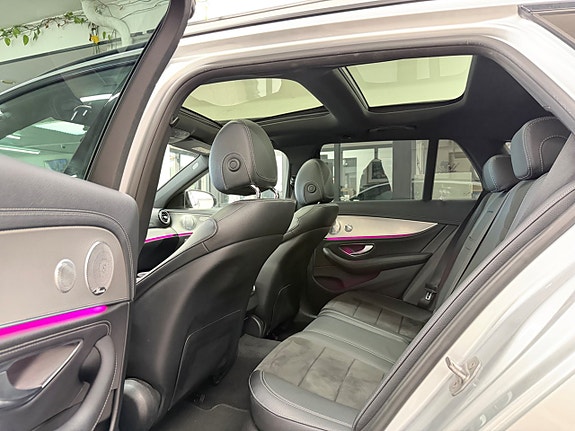 Mercedes-Benz E220 25 of 30