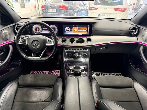 Mercedes-Benz E220 23 of 30