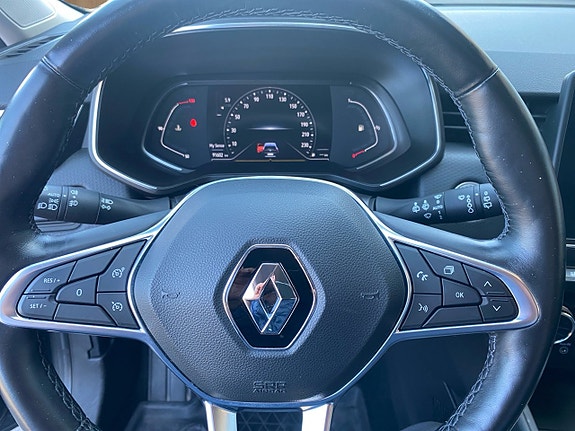 Renault Clio 10 of 16