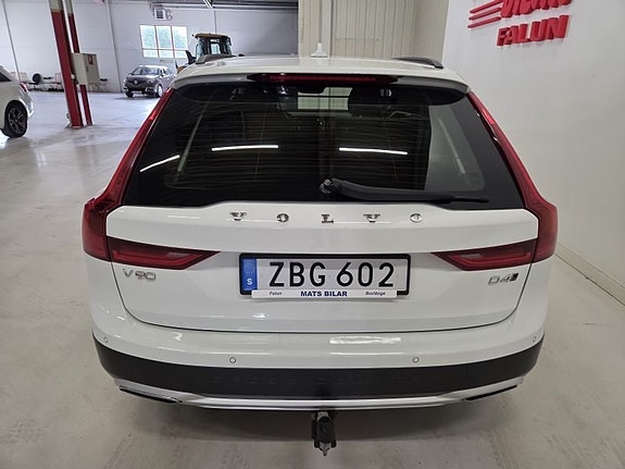 Volvo V90 Cross Country 7 of 10