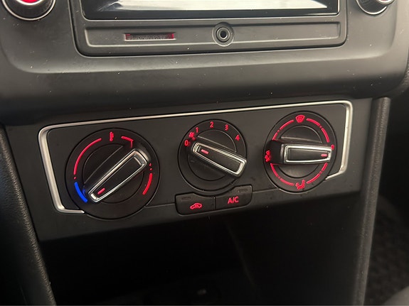 Volkswagen Polo 18 of 23