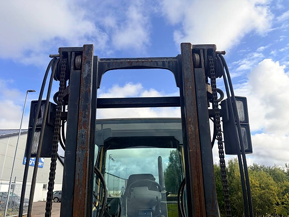 Kalmar DCD 40-5H 8 of 12