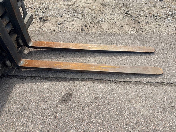 Kalmar DCD 40-5H 7 of 12