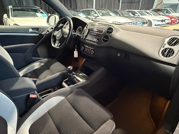 Volkswagen Tiguan 6 of 14