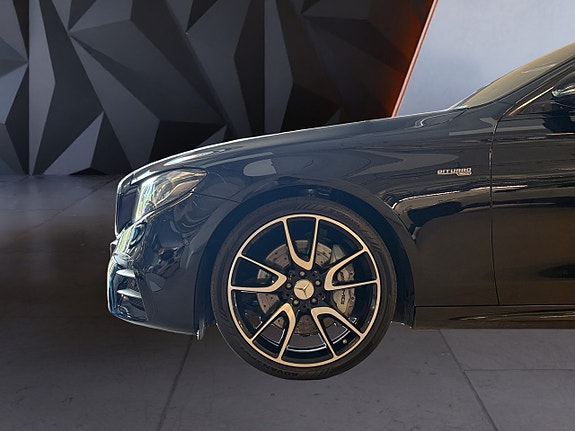 Mercedes-Benz E43 8 of 24