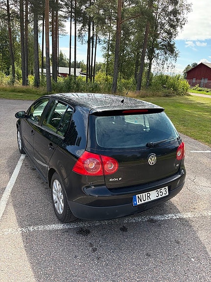 Volkswagen Golf V 3 of 8