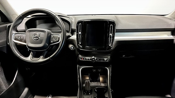 Volvo XC40 4 of 9
