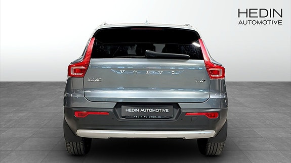 Volvo XC40 7 of 9