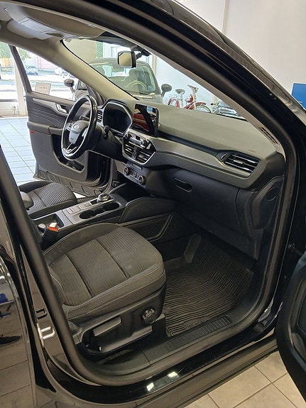 Ford Kuga 23 of 27