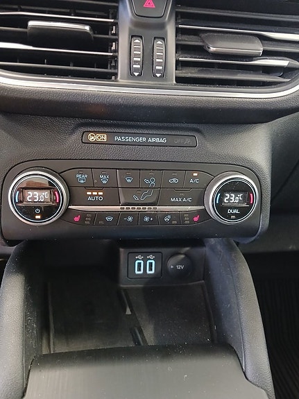 Ford Kuga 20 of 27