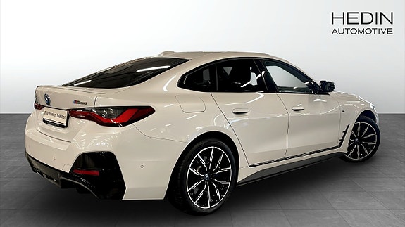 BMW i4 2 of 8