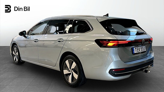 Volkswagen Passat 3 of 21