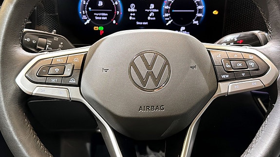 Volkswagen Passat 17 of 21