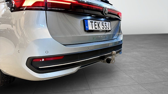 Volkswagen Passat 13 of 21