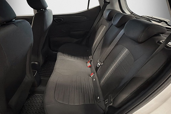 Hyundai i10 6 of 8