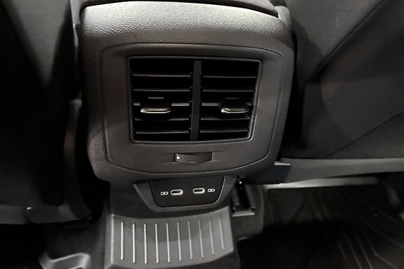 Volkswagen T-Roc 26 of 26